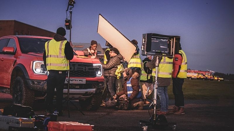  „Flug, Kamera, Action!“ – ein Blick hinter die Kulissen des spektakulären Stunt-Videos mit neuem Ford Ranger Raptor